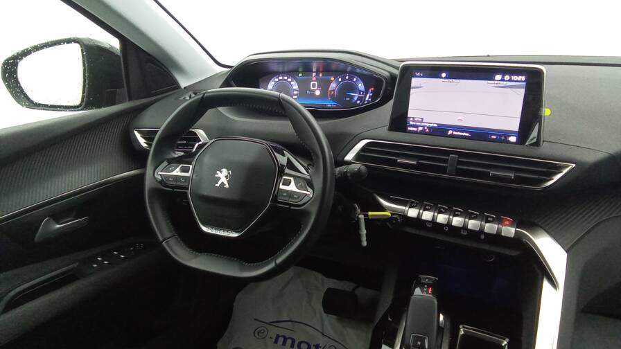 Mandataire Automobile occasion, recherche de Peugeot 5008-puretech-130-eat8-active-camera-pdc-ar-av - E-Motors