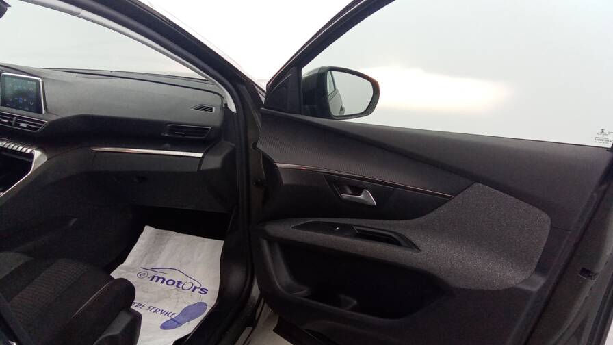 Mandataire Automobile occasion, recherche de Peugeot 5008-puretech-130-eat8-active-gps - E-Motors