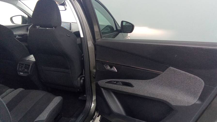 Mandataire Automobile occasion, recherche de Peugeot 5008-puretech-130-eat8-active-gps - E-Motors