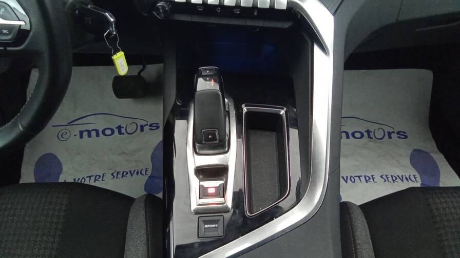 Mandataire Automobile occasion, recherche de Peugeot 5008-puretech-130-eat8-active-gps - E-Motors