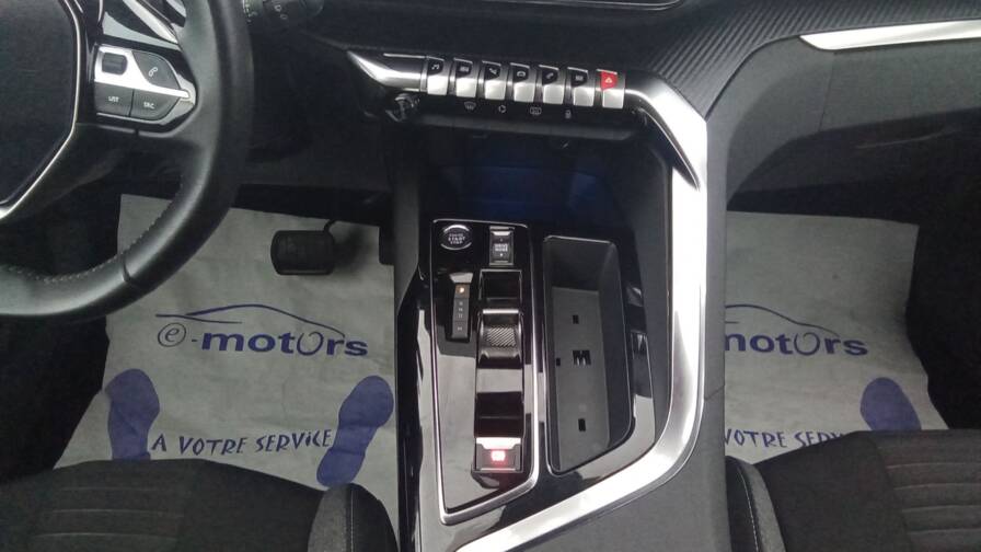 Mandataire Automobile occasion, recherche de Peugeot 5008-puretech-130-eat8-active-pack-plus-gps - E-Motors