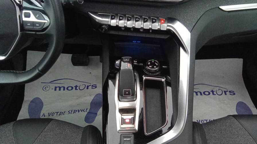 Mandataire Automobile occasion, recherche de Peugeot 5008-puretech-130-eat8-allure - E-Motors