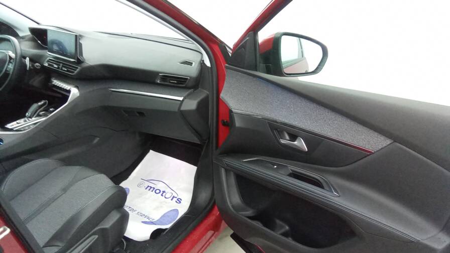 Mandataire Automobile occasion, recherche de Peugeot 5008-puretech-130-eat8-allure-pack-plus-attelage - E-Motors