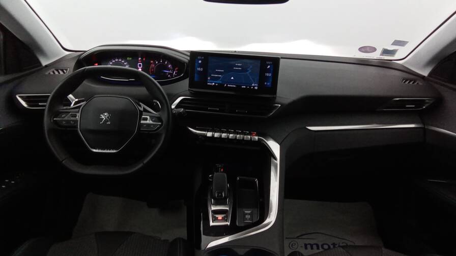 Mandataire Automobile occasion, recherche de Peugeot 5008-puretech-130-eat8-allure-pack-plus-attelage - E-Motors