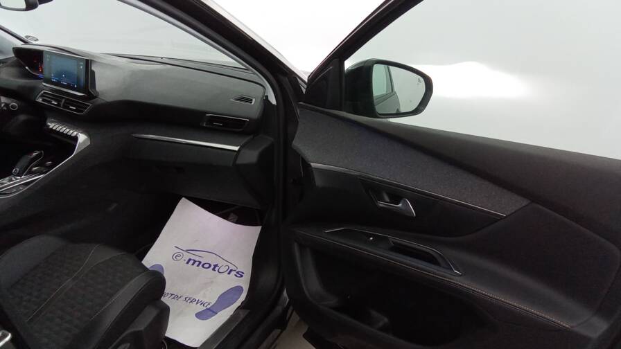 Mandataire Automobile occasion, recherche de Peugeot 5008-puretech-130-eat8-roadtrip-plus-cam-ra360 - E-Motors
