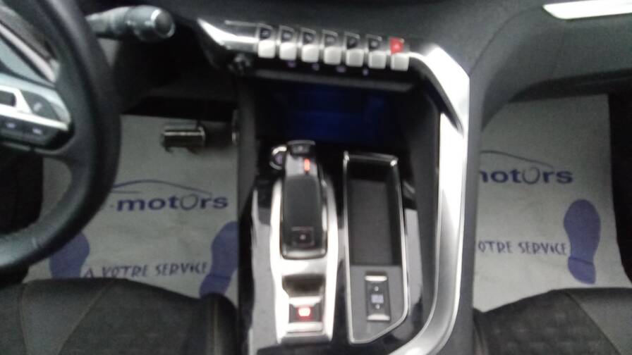 Mandataire Automobile occasion, recherche de Peugeot 5008-puretech-130-eat8-roadtrip-plus-cam-ra360 - E-Motors