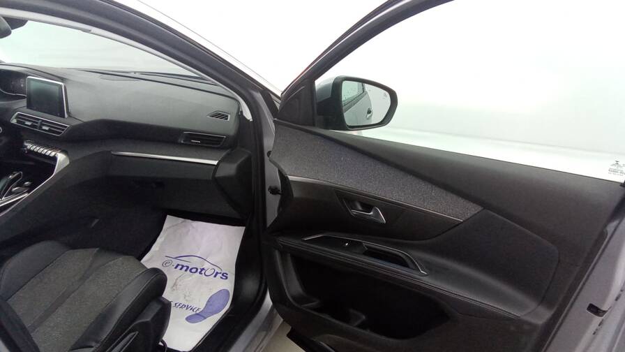 Mandataire Automobile occasion, recherche de Peugeot 5008-puretech-130ch-ss-eat8-allure - E-Motors