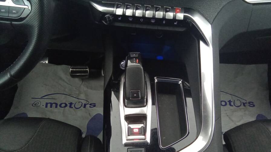 Mandataire Automobile occasion, recherche de Peugeot 5008-puretech-180-eat8-gt-line - E-Motors