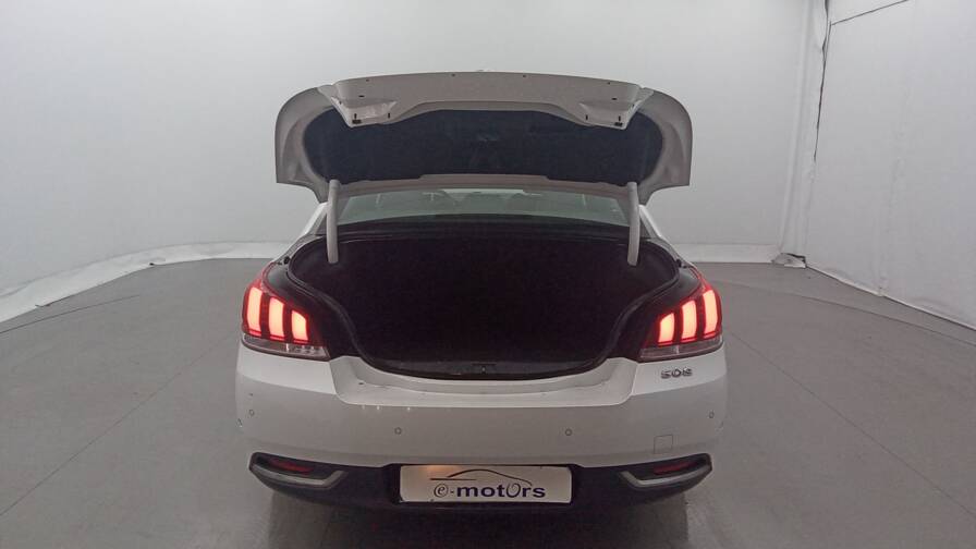 Mandataire Automobile occasion, recherche de Peugeot 508-1-6-bluehdi-120ch-s-s-eat6-allure - E-Motors