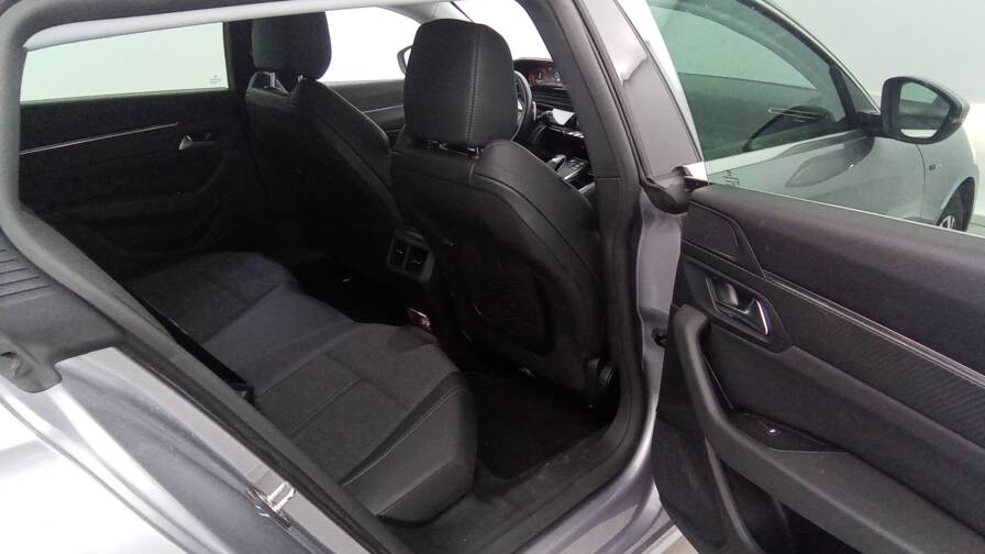 Mandataire Automobile occasion, recherche de Peugeot 508-sw-hybrid-225-e-eat8-allure-business - E-Motors