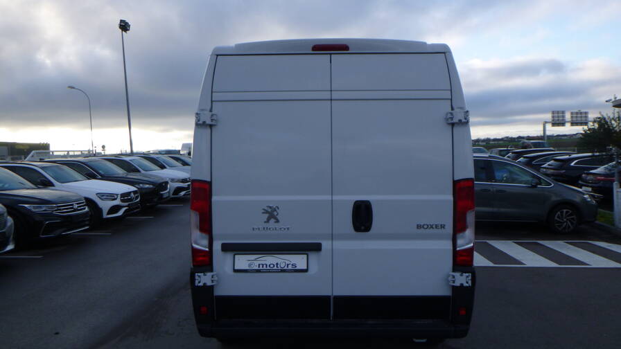 Annonce UTILITAIRE PEUGEOT BOXER FOURGON TOLE 3.0 T L1H1 BLUEHDI 140 S S  BVM6 DIESEL - 32 490 €