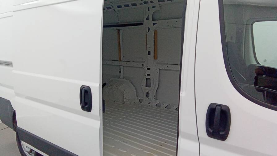 Mandataire Automobile utilitaire, recherche de Peugeot Boxer-tole-333-l2h2-2-2-hdi-110-fap-confort - E-Motors