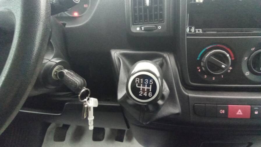 Mandataire Automobile utilitaire, recherche de Peugeot Boxer-tole-333-l2h2-2-2-hdi-110-fap-confort - E-Motors