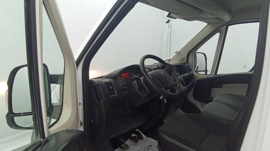 Mandataire Automobile utilitaire, recherche de Peugeot Boxer-tole-333-l2h2-2-2-hdi-110-fap-confort - E-Motors