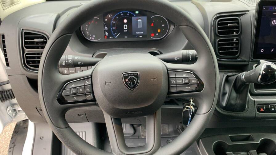 Mandataire Automobile neuf, recherche de Peugeot Boxer-fourgon-tole-3-5-t-l3h2-140-s-s-bva8 - E-Motors