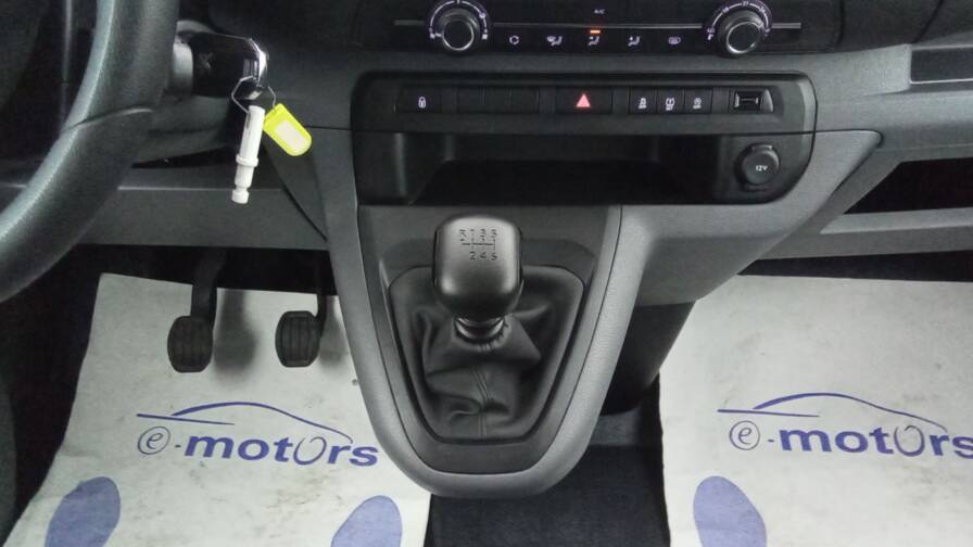 Mandataire Automobile occasion, recherche de Peugeot Expert-compact-bluehdi-120-8-places - E-Motors