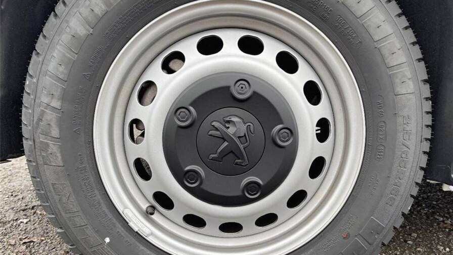 Mandataire Automobile occasion, recherche de Peugeot Expert-fourgon-fgn-tole-standard-1-5-bluehdi-120-s-s-bvm6-asphalt - E-Motors