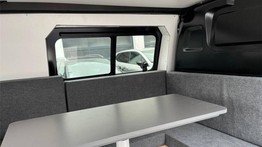 Mandataire Automobile occasion, recherche de Peugeot Expert-fourgon-fgn-tole-standard-1-5-bluehdi-120-s-s-bvm6-asphalt - E-Motors