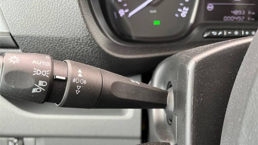 Mandataire Automobile occasion, recherche de Peugeot Expert-fourgon-fgn-tole-standard-1-5-bluehdi-120-s-s-bvm6-asphalt - E-Motors