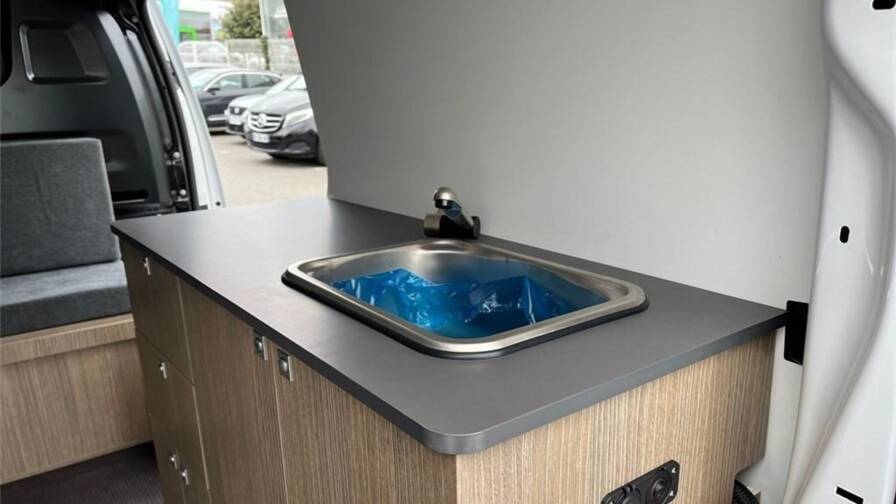 Mandataire Automobile occasion, recherche de Peugeot Expert-fourgon-fgn-tole-standard-1-5-bluehdi-120-s-s-bvm6-asphalt - E-Motors