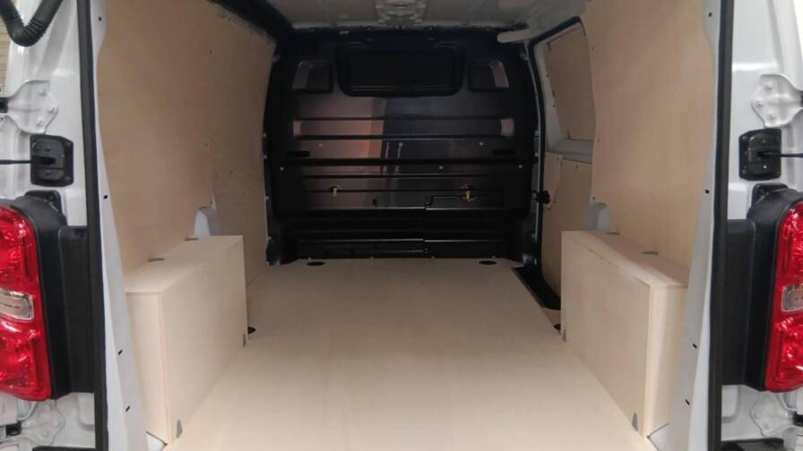 Mandataire Automobile neuf, recherche de Peugeot Expert-fourgon-expert-fgn-m-bluehdi-120-s-s-bvm6 - E-Motors