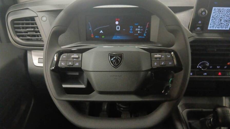 Mandataire Automobile neuf, recherche de Peugeot Expert-fourgon-expert-fgn-m-bluehdi-120-s-s-bvm6 - E-Motors