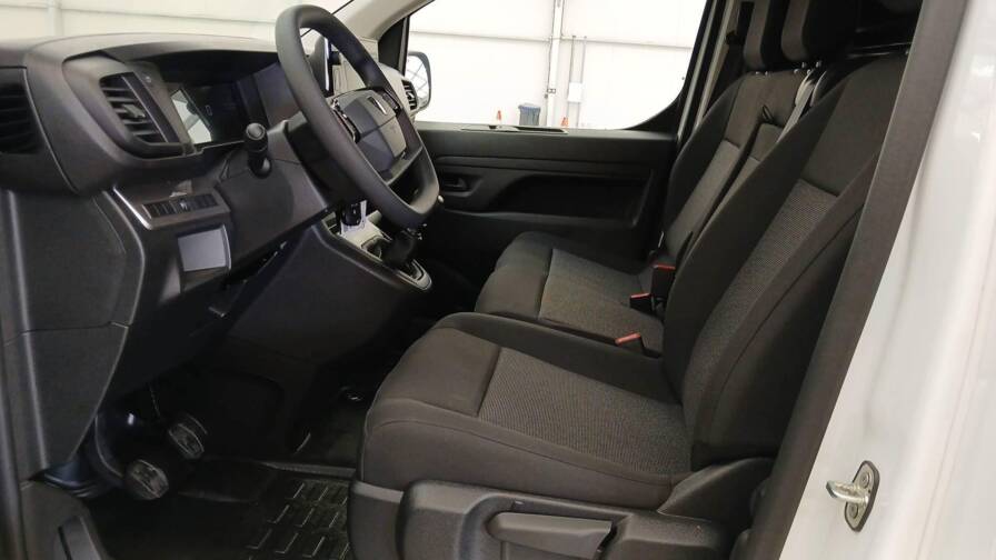 Mandataire Automobile neuf, recherche de Peugeot Expert-fourgon-expert-fgn-m-bluehdi-120-s-s-bvm6 - E-Motors