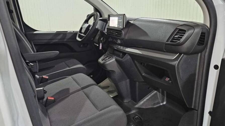 Mandataire Automobile neuf, recherche de Peugeot Expert-fourgon-expert-fgn-m-bluehdi-145-s-s-eat8 - E-Motors