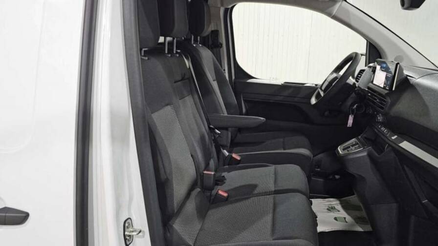 Mandataire Automobile neuf, recherche de Peugeot Expert-fourgon-expert-fgn-m-bluehdi-145-s-s-eat8 - E-Motors