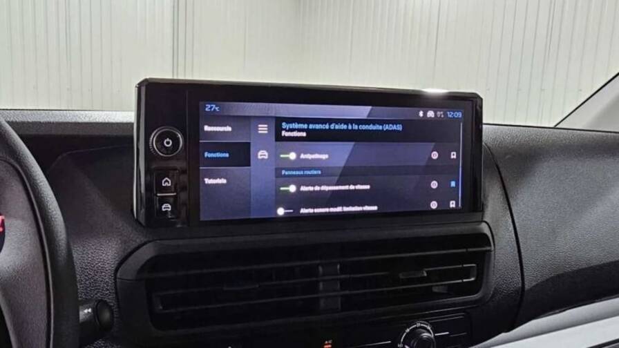 Mandataire Automobile neuf, recherche de Peugeot Expert-fourgon-expert-fgn-m-bluehdi-145-s-s-eat8 - E-Motors