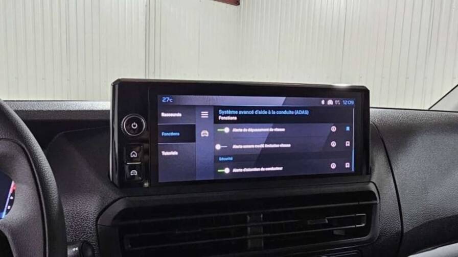 Mandataire Automobile neuf, recherche de Peugeot Expert-fourgon-expert-fgn-m-bluehdi-145-s-s-eat8 - E-Motors