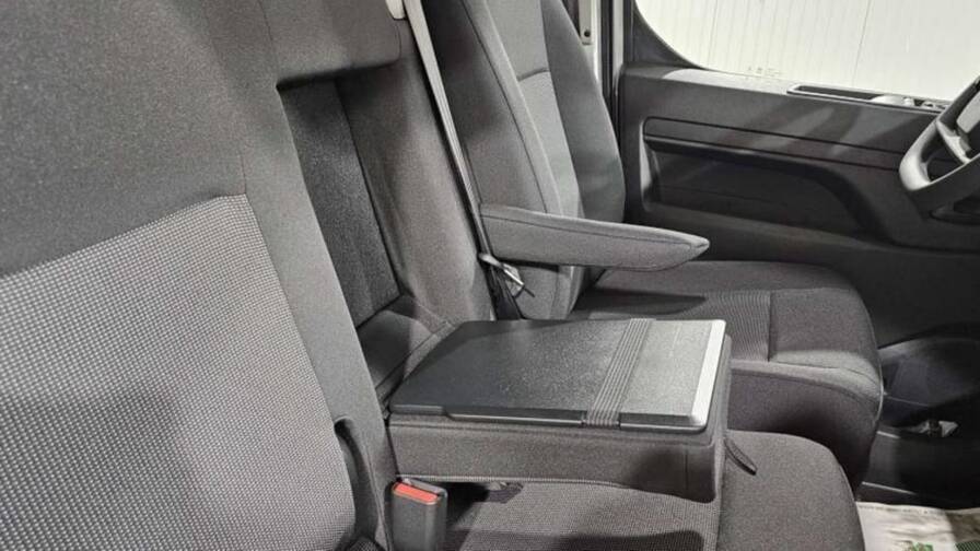 Mandataire Automobile neuf, recherche de Peugeot Expert-fourgon-expert-fgn-m-bluehdi-145-s-s-eat8 - E-Motors