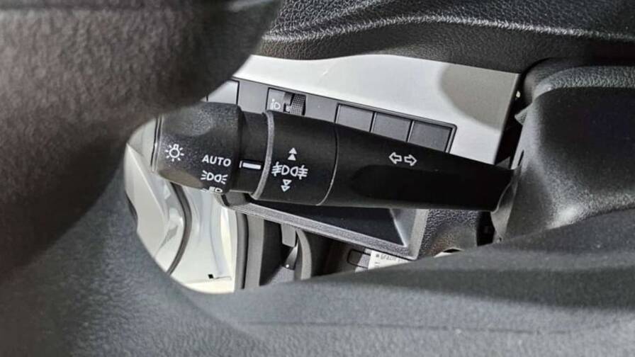 Mandataire Automobile neuf, recherche de Peugeot Expert-fourgon-expert-fgn-m-bluehdi-145-s-s-eat8 - E-Motors
