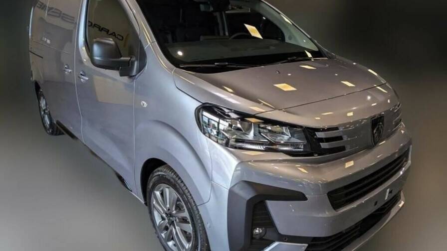 Mandataire Automobile neuf, recherche de Peugeot Expert-fourgon-expert-fgn-m-bluehdi-180-s-s-eat8 - E-Motors
