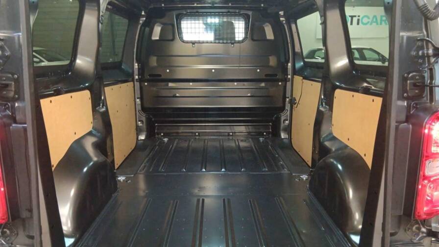 Mandataire Automobile neuf, recherche de Peugeot Expert-fourgon-expert-fgn-tole-m-bluehdi-145-s-s-bvm6 - E-Motors