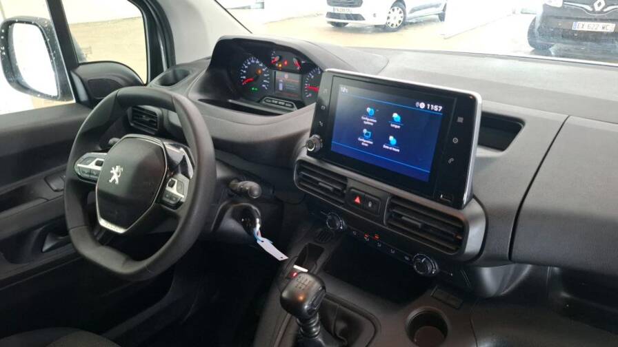 Mandataire Automobile occasion, recherche de Peugeot Partner-fourgon-standard-1000-kg-bluehdi-100-s-s-premium - E-Motors