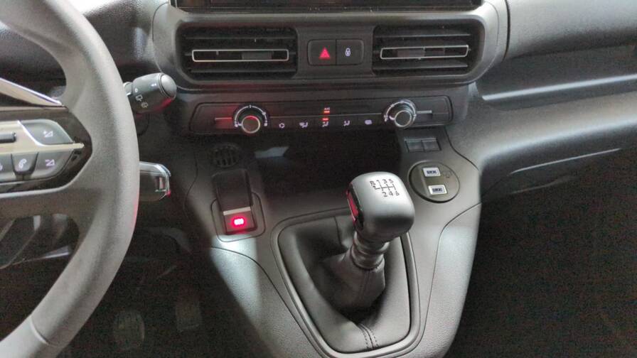 Mandataire Automobile neuf, recherche de Peugeot Partner-fourgon-m-650-kg-bluehdi-100-s-s-bvm6-3pl-plus-cabine-extenso-plus-mirror-screen - E-Motors