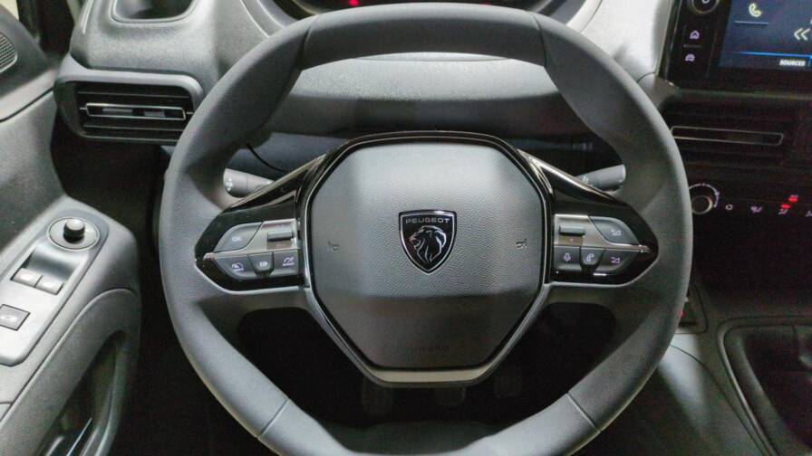 Mandataire Automobile neuf, recherche de Peugeot Partner-fourgon-m-650-kg-bluehdi-100-s-s-bvm6-3pl-plus-cabine-extenso-plus-mirror-screen - E-Motors