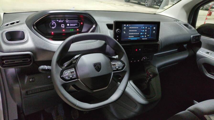 Mandataire Automobile neuf, recherche de Peugeot Partner-fourgon-m-650-kg-bluehdi-100-s-s-bvm6-3pl-plus-cabine-extenso-plus-mirror-screen - E-Motors