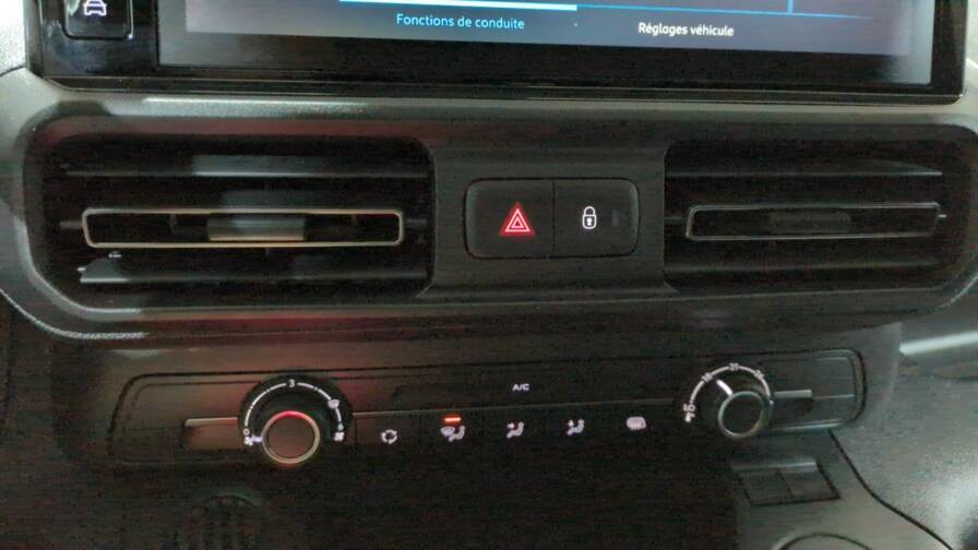 Mandataire Automobile neuf, recherche de Peugeot Partner-fourgon-m-650-kg-bluehdi-100-s-s-bvm6-3pl-plus-cabine-extenso-plus-mirror-screen - E-Motors