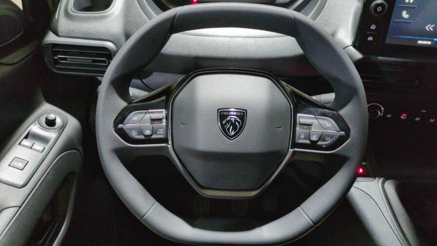 Mandataire Automobile neuf, recherche de Peugeot Partner-fourgon-m-650-kg-bluehdi-100-s-s-bvm6-3pl-plus-cabine-extenso-plus-mirror-screen - E-Motors