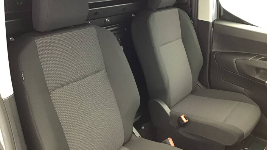 Mandataire Automobile occasion, recherche de Peugeot Partner-fourgon-m-1000-kg-bluehdi-130-s-s-eat8 - E-Motors