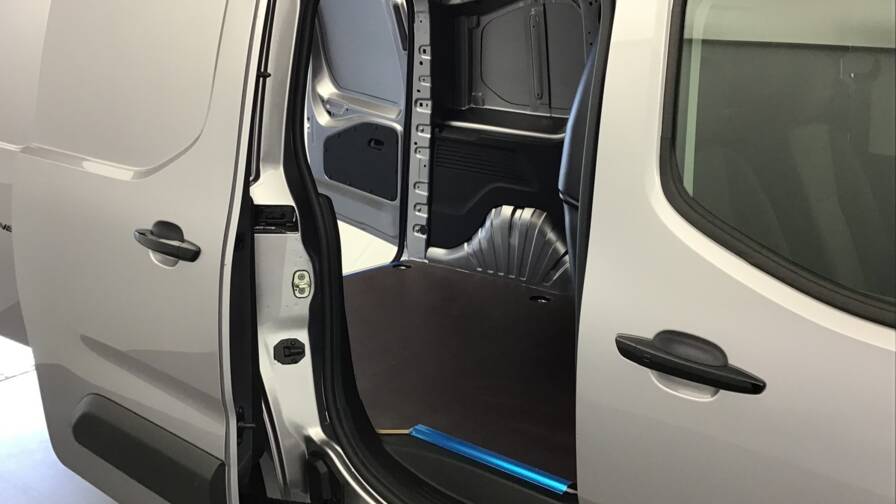 Mandataire Automobile occasion, recherche de Peugeot Partner-fourgon-m-1000-kg-bluehdi-130-s-s-eat8 - E-Motors