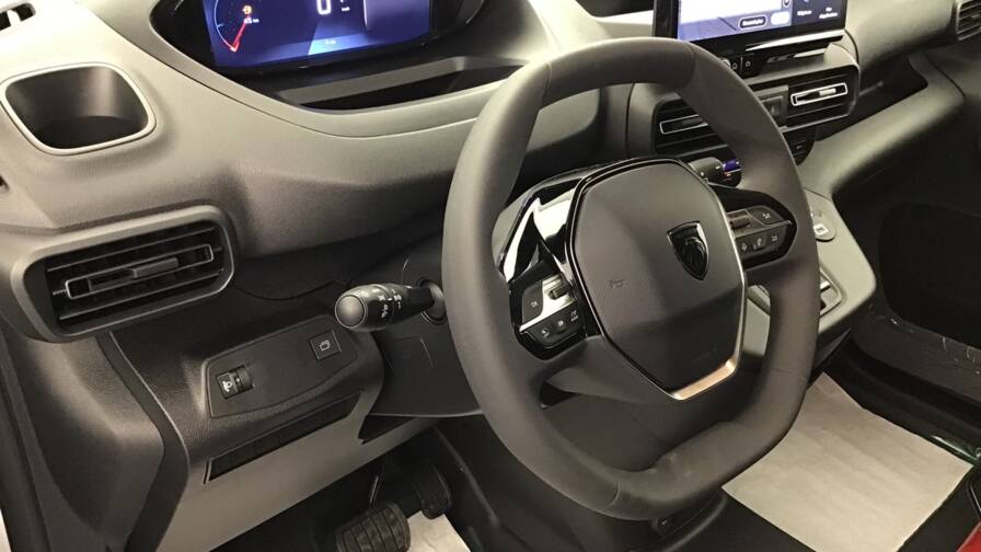 Mandataire Automobile occasion, recherche de Peugeot Partner-fourgon-m-1000-kg-bluehdi-130-s-s-eat8 - E-Motors