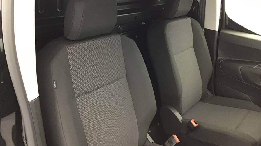 Mandataire Automobile occasion, recherche de Peugeot Partner-fourgon-m-1000-kg-bluehdi-130-s-s-eat8 - E-Motors