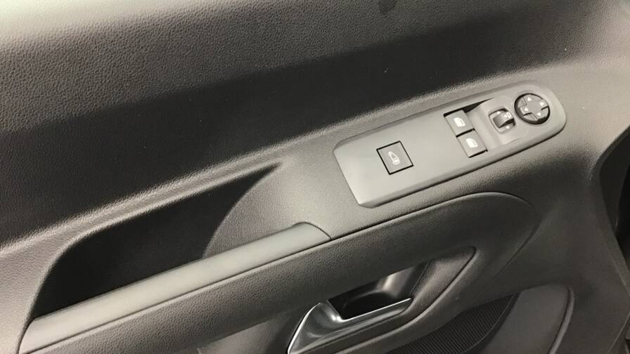 Mandataire Automobile occasion, recherche de Peugeot Partner-fourgon-m-1000-kg-bluehdi-130-s-s-eat8 - E-Motors