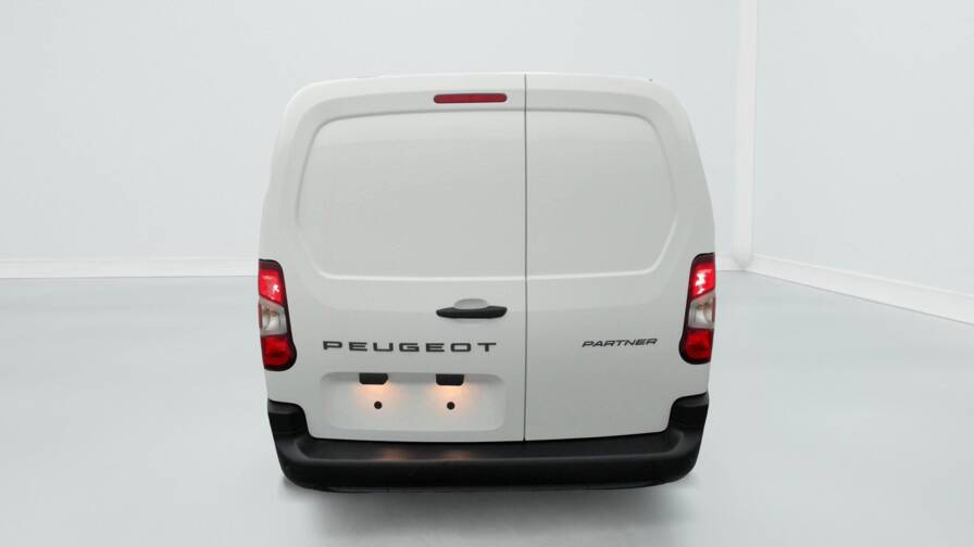 Mandataire Automobile neuf, recherche de Peugeot Partner-fourgon-m-650-kg-bluehdi-100-s-s-bvm6 - E-Motors