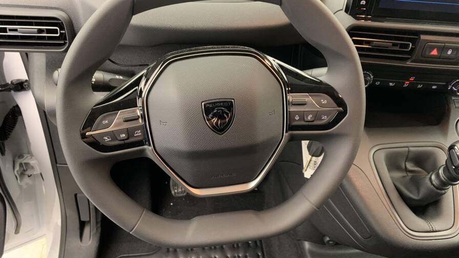 Mandataire Automobile neuf, recherche de Peugeot Partner-fourgon-m-650-kg-bluehdi-100-s-s-bvm6 - E-Motors