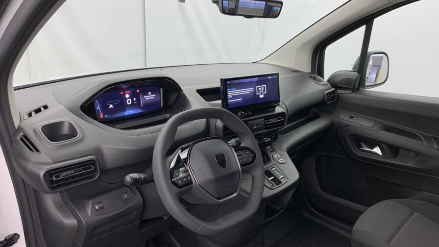 Mandataire Automobile neuf, recherche de Peugeot Partner-fourgon-m-650-kg-bluehdi-130-s-s-eat8 - E-Motors