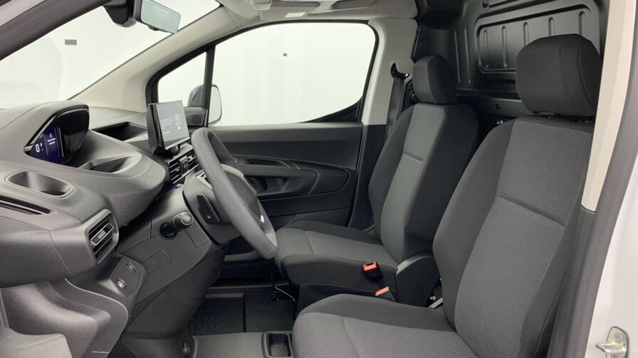 Mandataire Automobile neuf, recherche de Peugeot Partner-fourgon-m-650-kg-bluehdi-130-s-s-eat8 - E-Motors